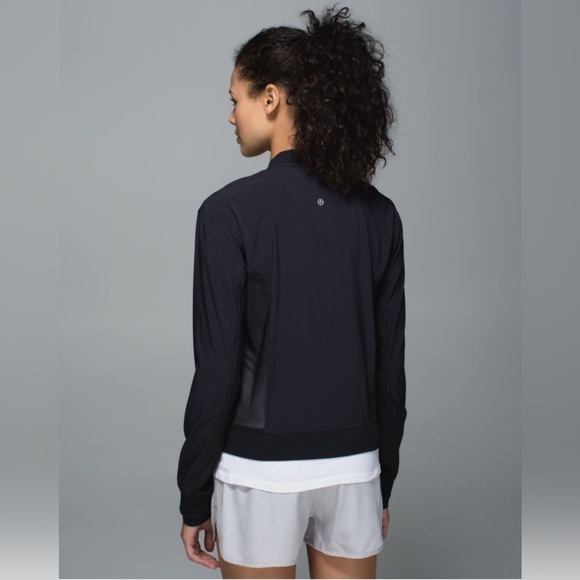 Lululemon Noir Jacket II 4 - Picture 3 of 7